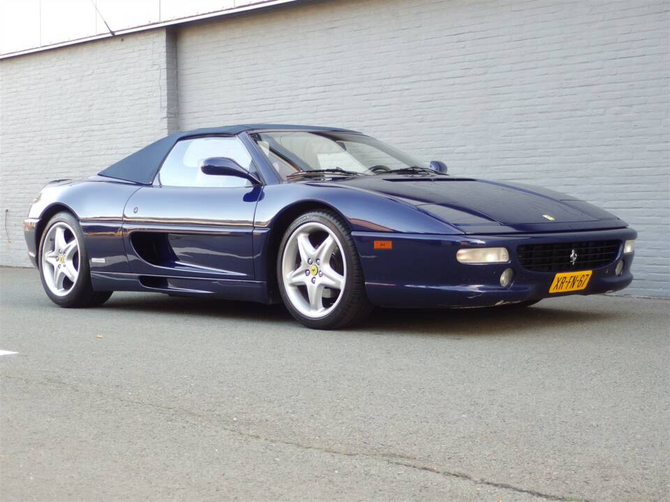 Afbeelding 1/100 van Ferrari F 355 Spider (1997)