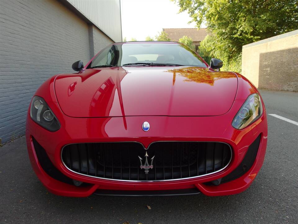 Image 15/99 of Maserati GranCabrio Sport (2015)