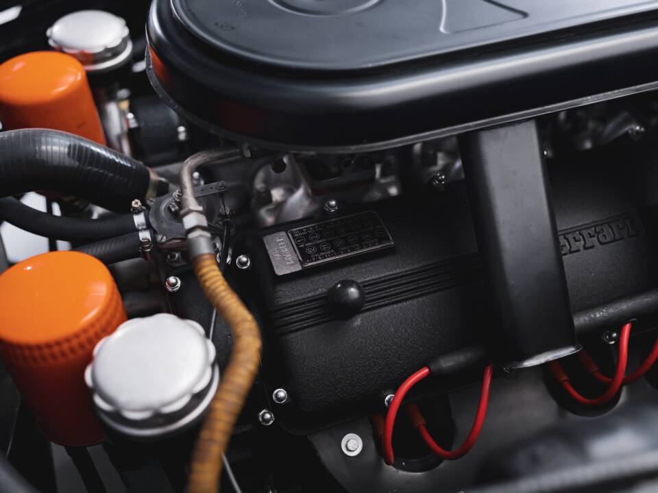 Image 58/100 of Ferrari 330 GT 2+2 (1965)