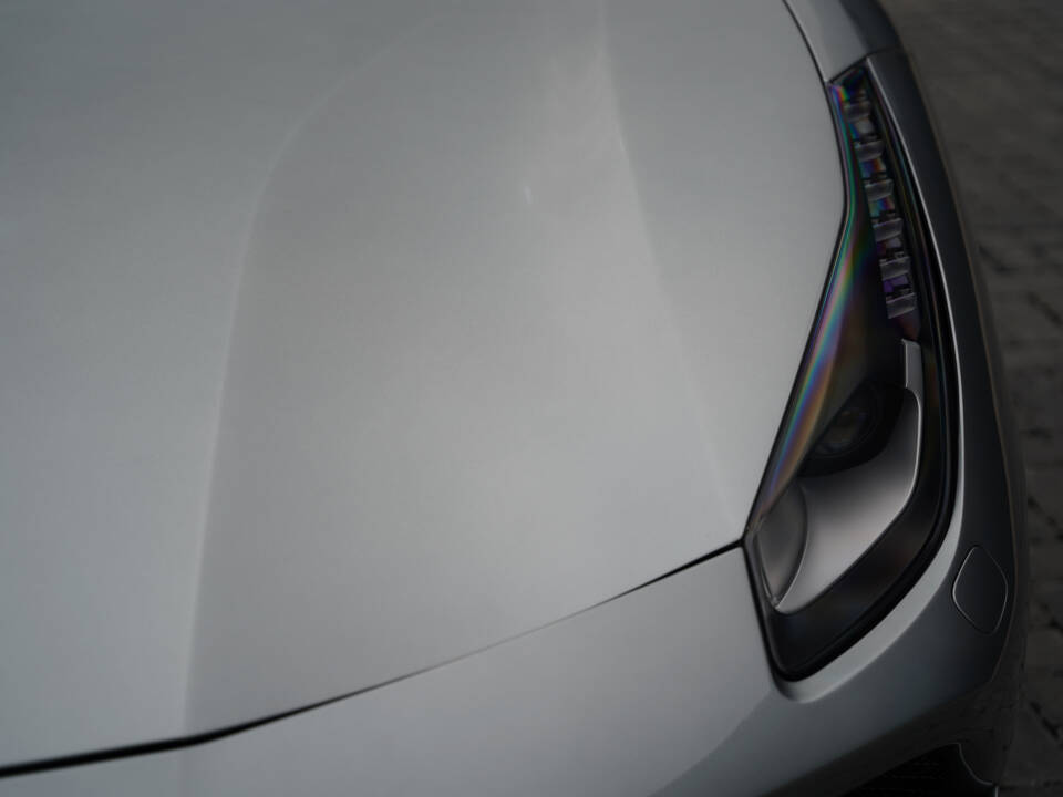 Image 28/50 de Ferrari 488 GTB (2019)