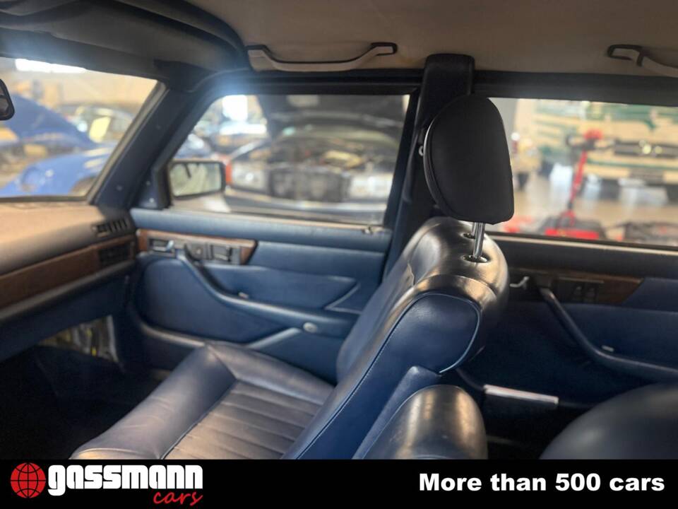 Image 13/15 of Mercedes-Benz 500 SEL (1983)