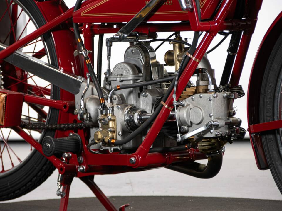Immagine 34/50 di Moto Guzzi 250 SS (1930)