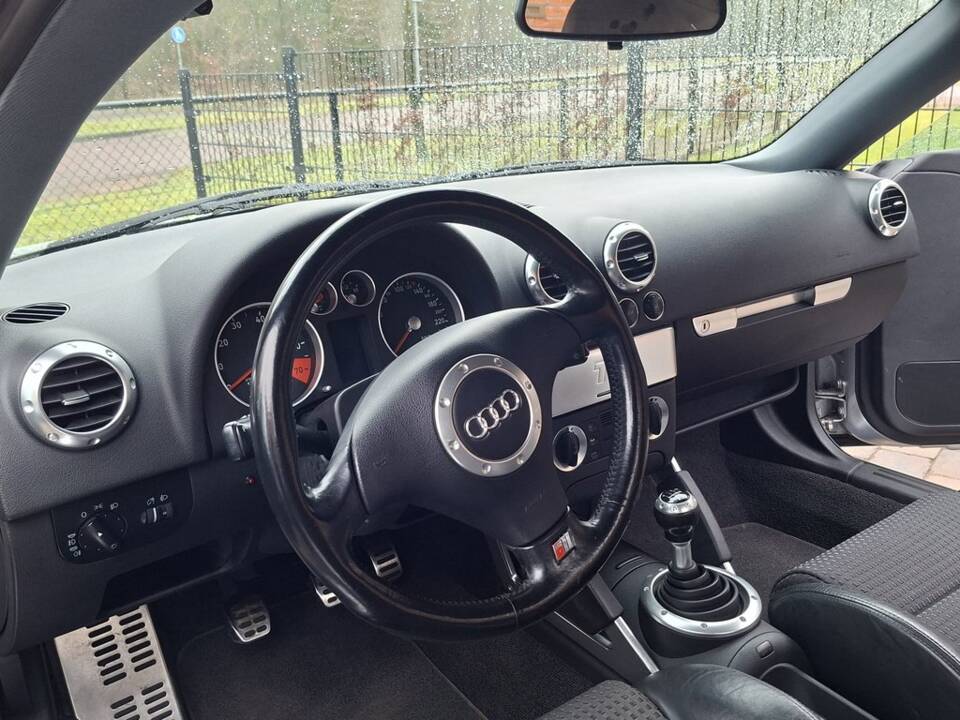 Immagine 8/8 di Audi TT 1.8 T (1999)