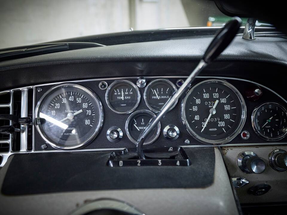 Image 43/97 of Citroën DS 20 Chapron (1972)