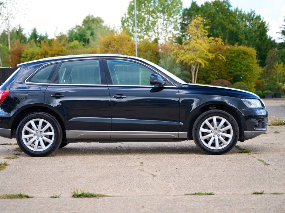 Bild 2/50 von Audi Q5 3.2 FSI (2013)