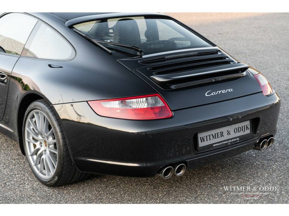 Bild 12/28 von Porsche 911 Carrera 4S (2004)