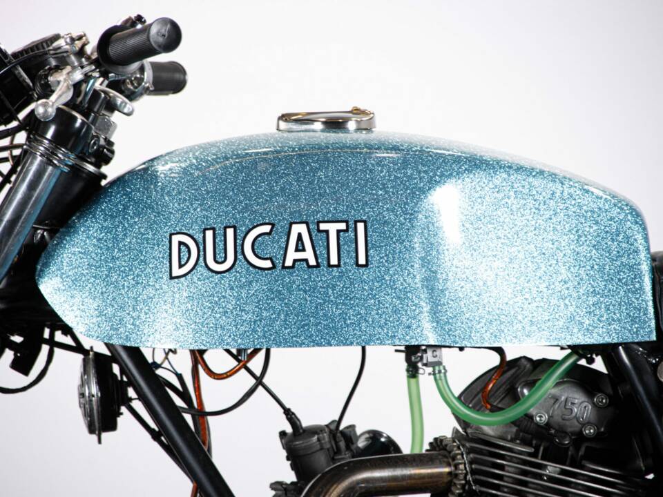 Image 21/50 of Ducati 750 GT (1972)