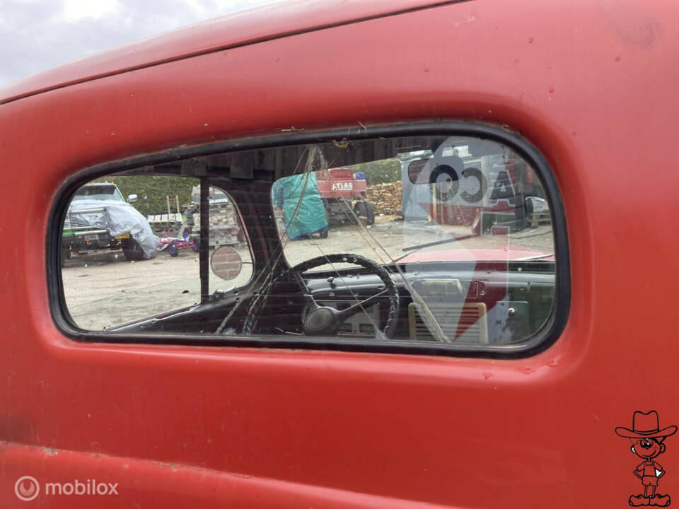 Image 7/31 of Ford F-1 (1949)
