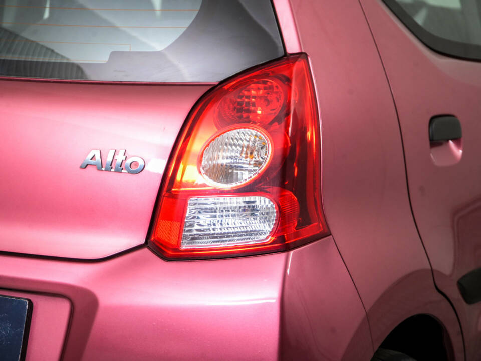 Image 29/48 of Suzuki Alto (2010)