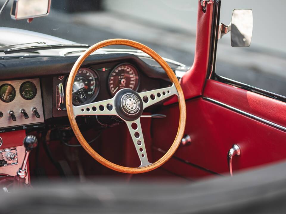 Image 39/50 of Jaguar Type E 3.8 (1963)