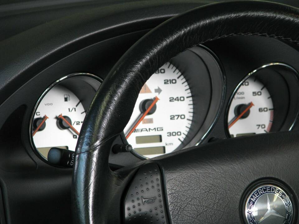 Bild 5/14 von Mercedes-Benz SLK 32 AMG (2002)