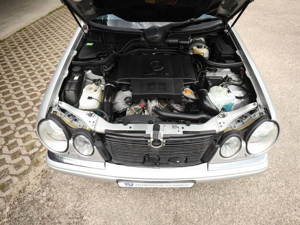 Image 54/98 de Mercedes-Benz E 50 AMG (1996)
