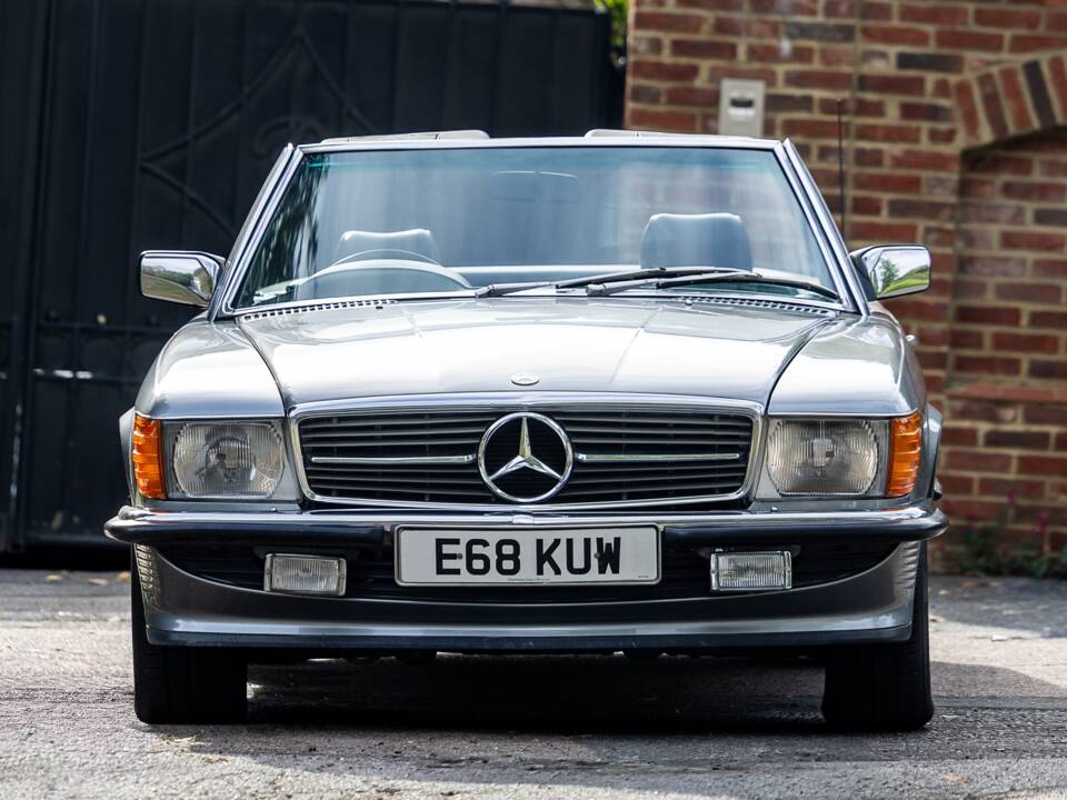 Afbeelding 6/27 van Mercedes-Benz 420 SL (1987)