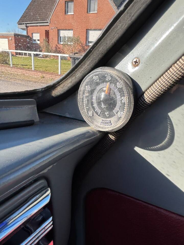Image 45/133 of Volvo PV 444 (1954)