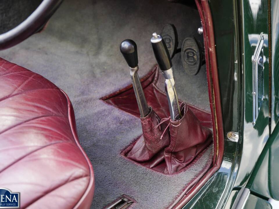 Image 34/50 of Bentley 3 1&#x2F;2 Liter Park Ward DHC (1934)