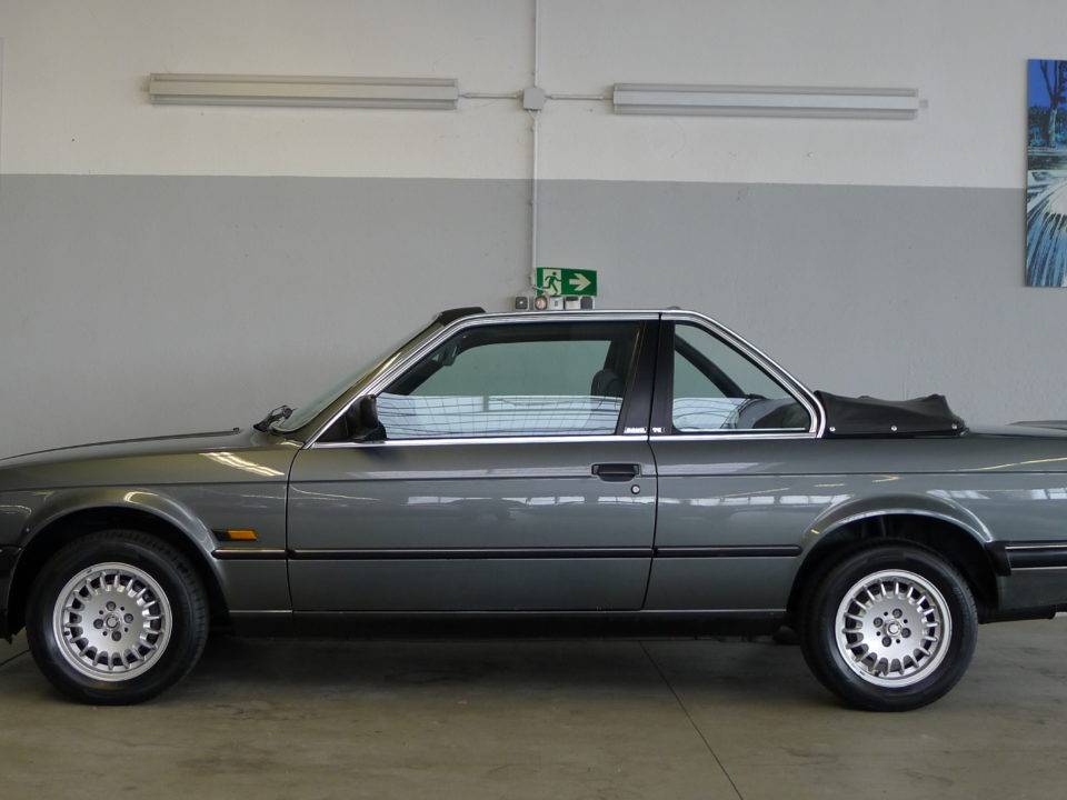 Immagine 1/34 di BMW 320i Baur TC (1985)