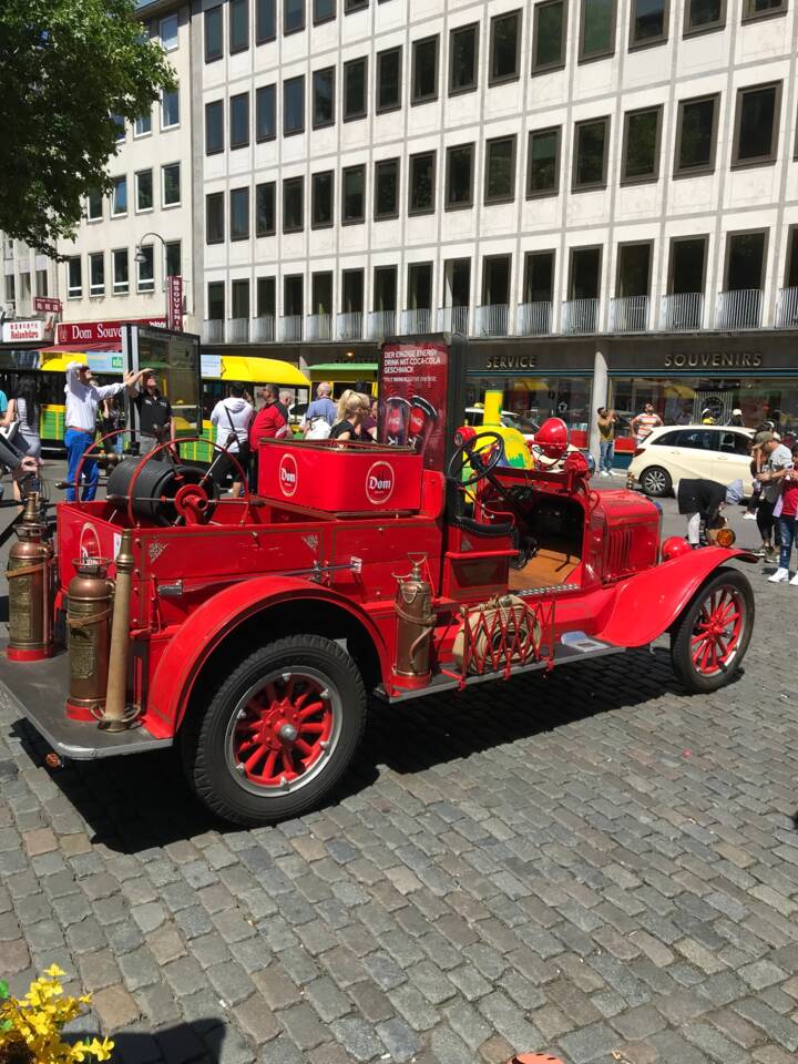 Image 3/8 of Ford Model T Firetruck (1926)