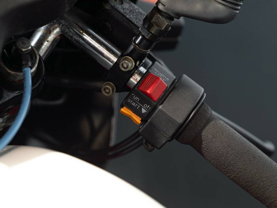 Bild 28/36 von Moto Guzzi V 65 Lario (1990)