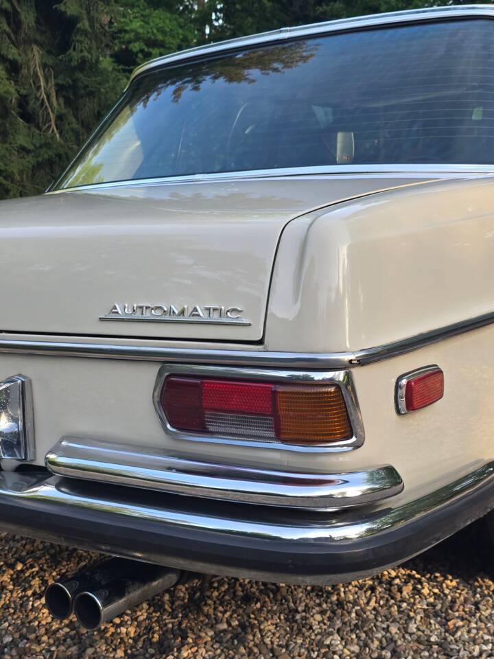 Image 42/62 of Mercedes-Benz 280 SE (1971)