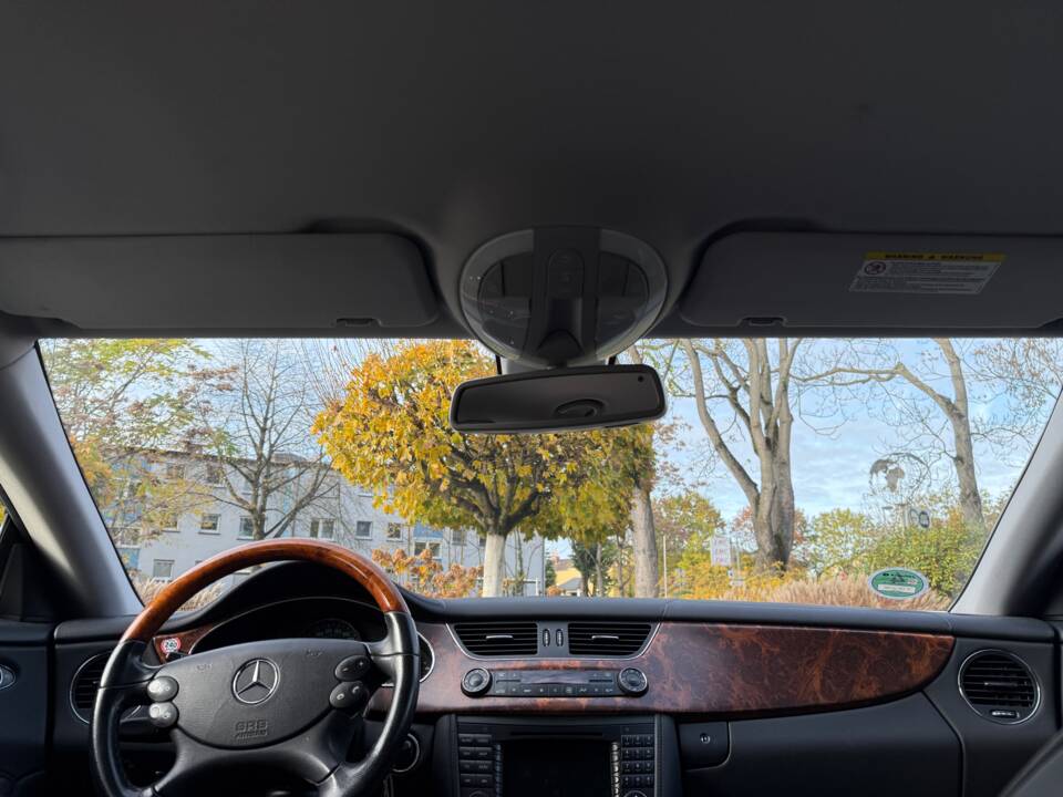 Bild 29/51 von Mercedes-Benz CLS 350 (2005)