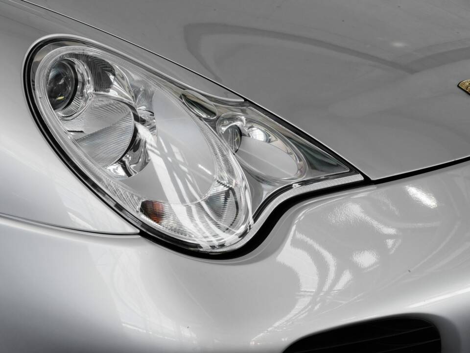 Image 43/49 of Porsche 911 Turbo (2002)