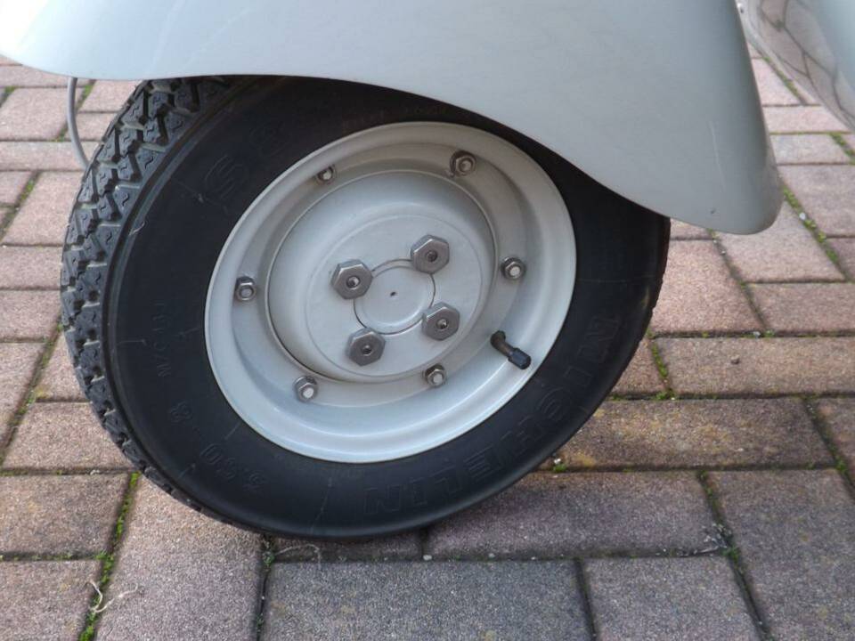 Immagine 16/50 di Piaggio Vespa 125 (1955)