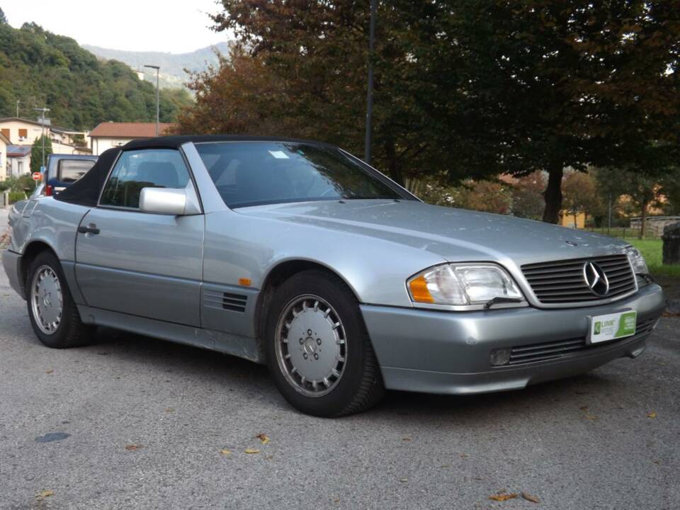 Image 7/50 of Mercedes-Benz SL 280 (1995)
