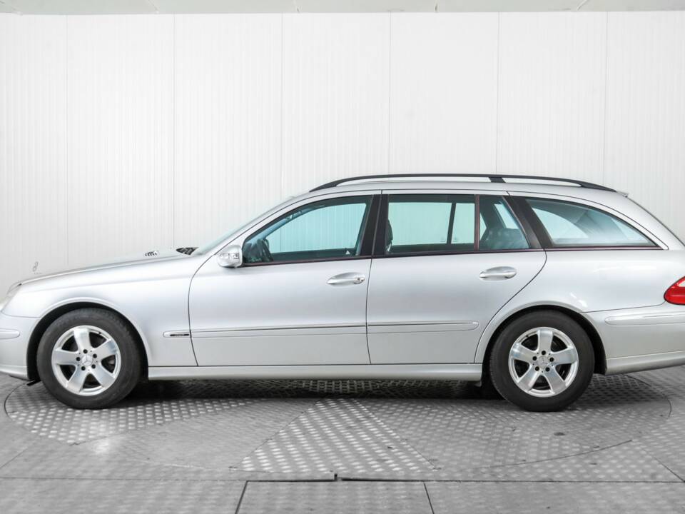 Bild 9/50 von Mercedes-Benz E 200 Kompressor T (2003)