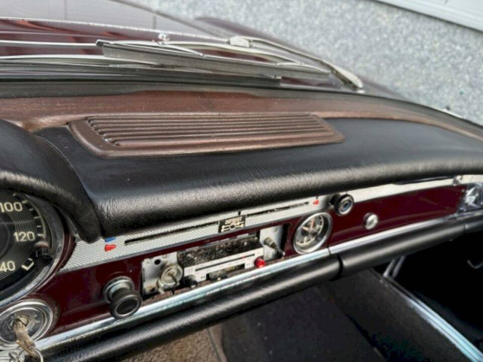 Image 22/36 de Mercedes-Benz 280 SL (1969)