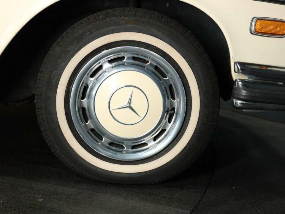 Imagen 26/30 de Mercedes-Benz 280 SEL 4,5 (1972)