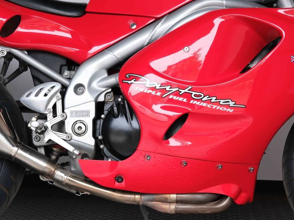 Image 64/66 of Triumph Daytona T595 (1998)