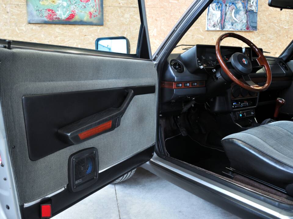 Image 38/49 of Alfa Romeo Alfetta 2.0 (1983)