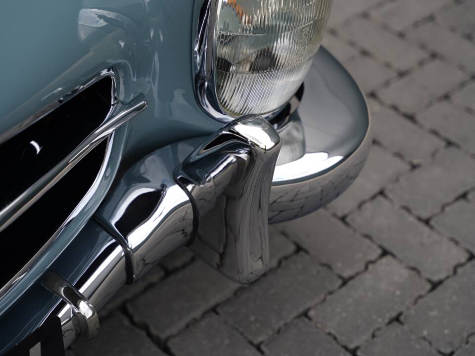 Image 32/43 of Mercedes-Benz 300 SL Roadster (1960)