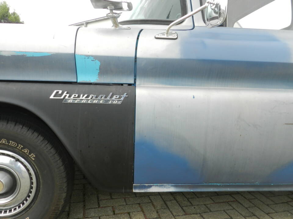 Image 17/71 of Chevrolet Apache Panel (1960)