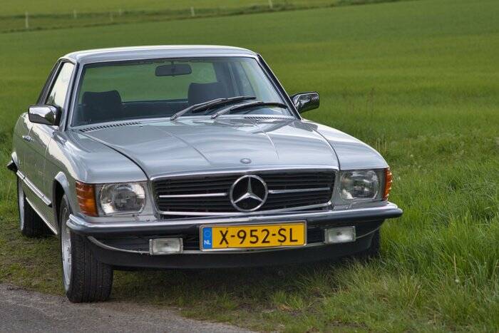 Image 5/6 de Mercedes-Benz 500 SLC (1981)