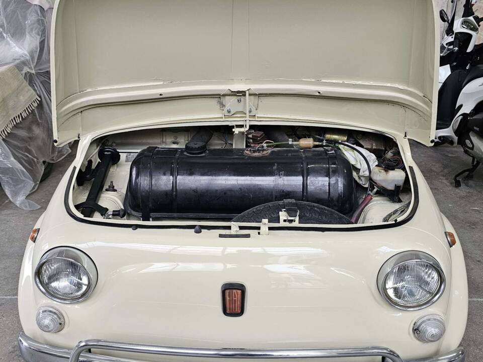 Image 27/43 of FIAT 500 L (1972)