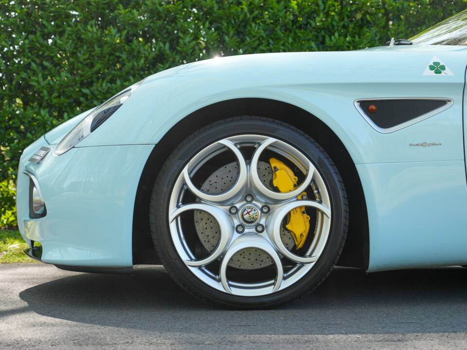 Image 7/40 of Alfa Romeo 8C Spider (2009)