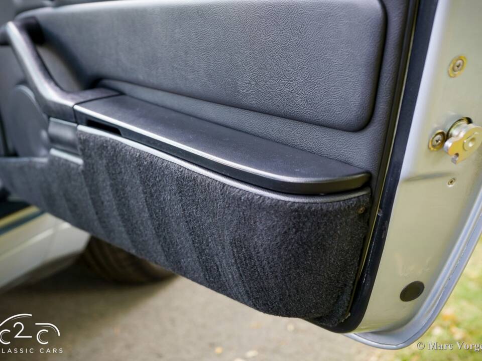 Image 4/63 of Porsche 911 Carrera (1996)