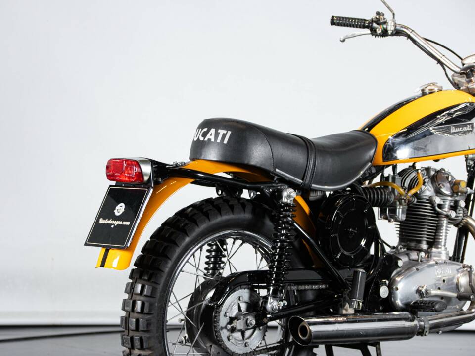 Immagine 37/50 di Ducati 250 Scrambler (1971)
