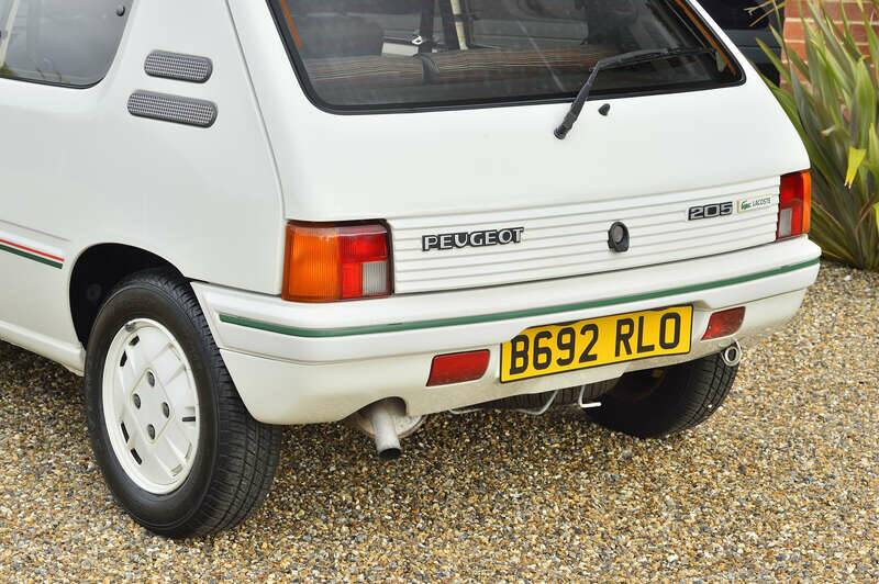 Image 16/35 of Peugeot 205 (1985)