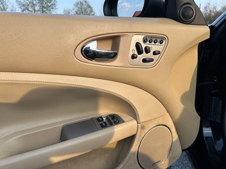 Image 17/36 of Jaguar XK 4.2 (2007)