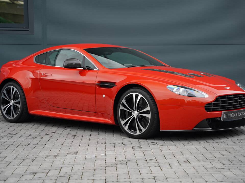 Bild 1/50 von Aston Martin V12 Zagato (2012)