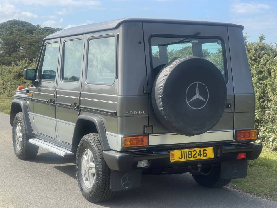 Image 5/11 of Mercedes-Benz 300 GE (LWB) (1991)