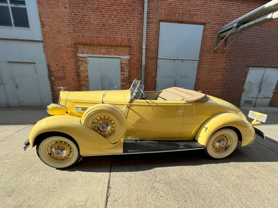 Image 3/75 of Packard One-Twenty (1936)
