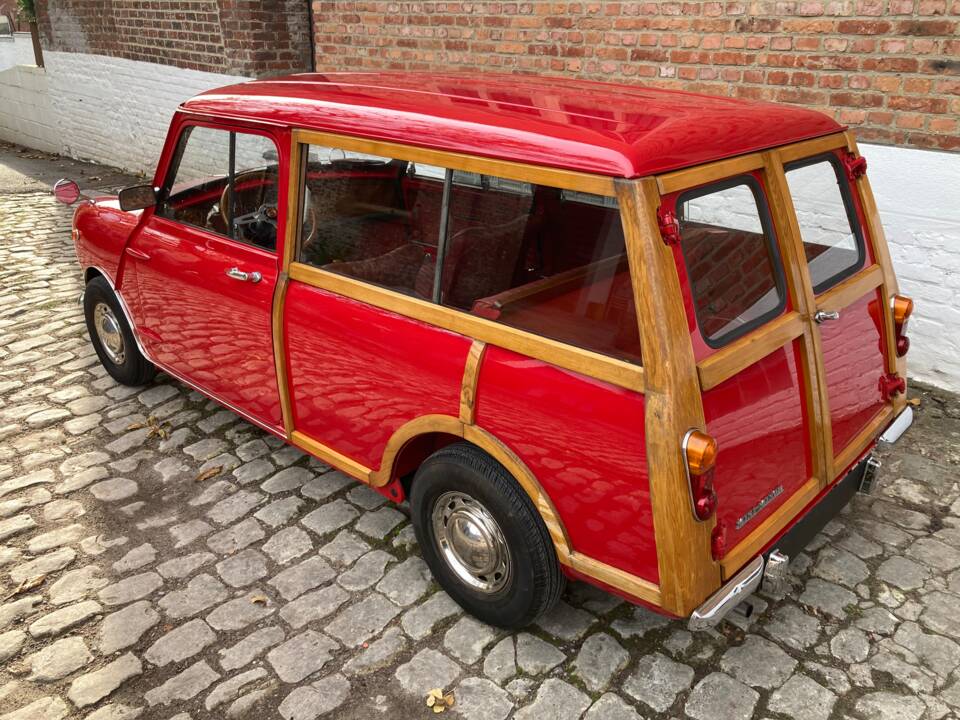 Image 17/24 of Morris Mini Traveller (1968)