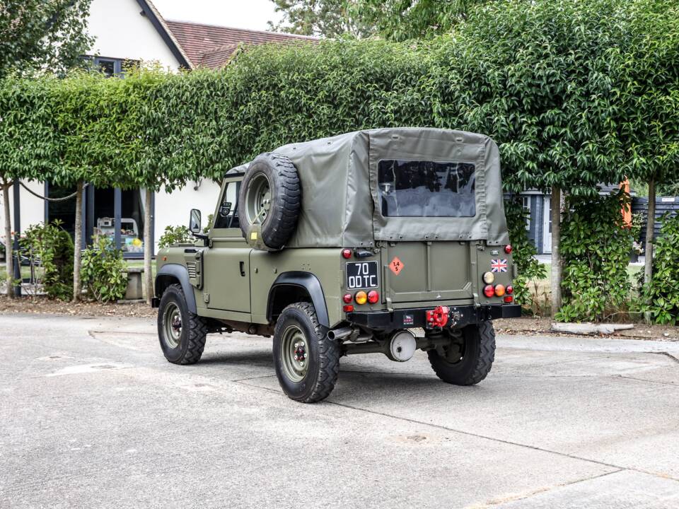 Bild 14/41 von Land Rover Defender 90 Td5 (1998)