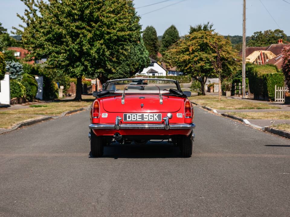 Image 10/41 de MG MGB (1972)
