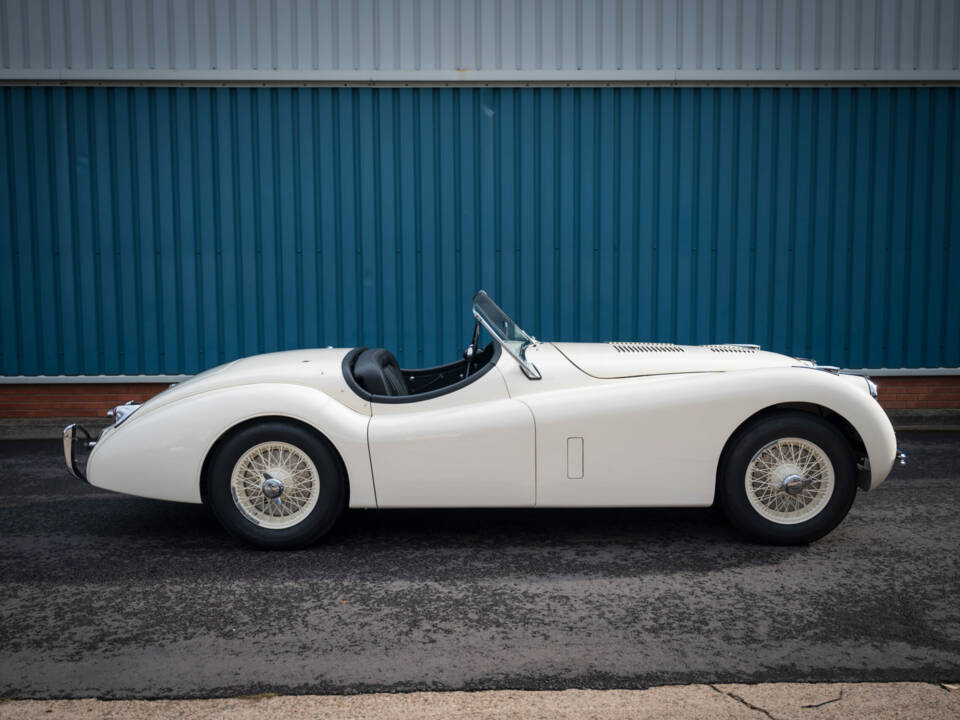 Image 4/8 of Jaguar XK 120 OTS (1952)