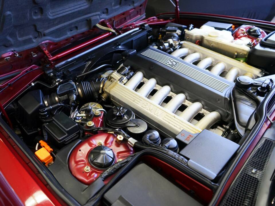 Bild 29/46 von BMW 750i (1991)