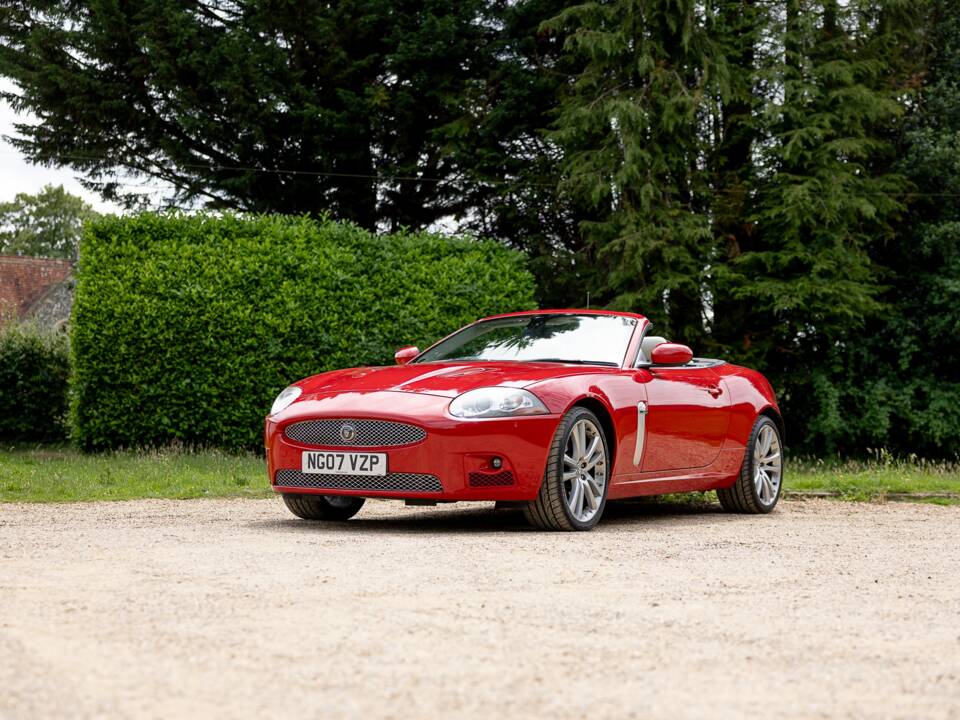 Image 8/50 of Jaguar XKR (2007)